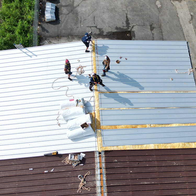 crew-commercial-roof crew-commercial-roof