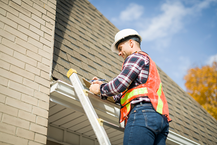 roof-inspection-man-hard-hat